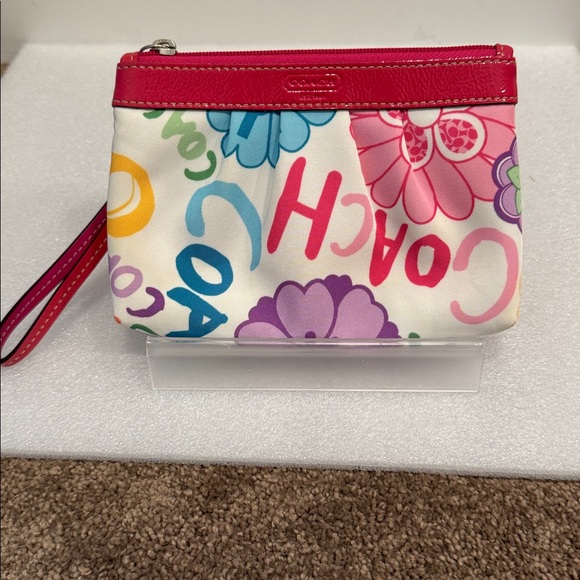 Coach Poppy Multicolor Floral Signature Wristlet with Pink Trim - Picture 3 of 7